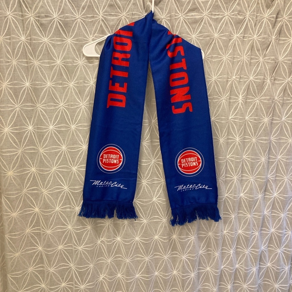 Detroit Pistons Scarf